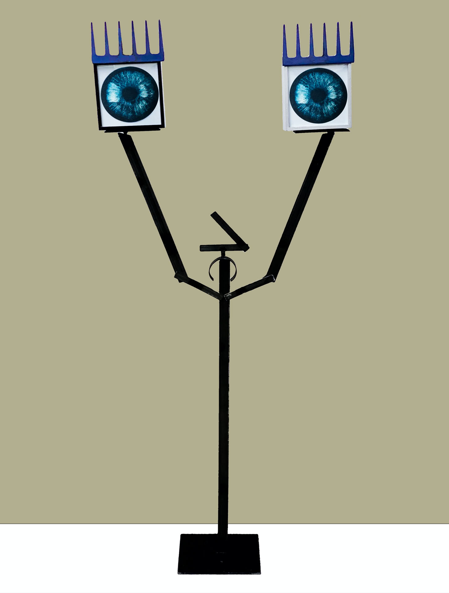 Laurence de Saint Martin st artiste d&eacute;co orignale te voir regarder sculpture boite lumi&egrave;re ferronnerie oeil